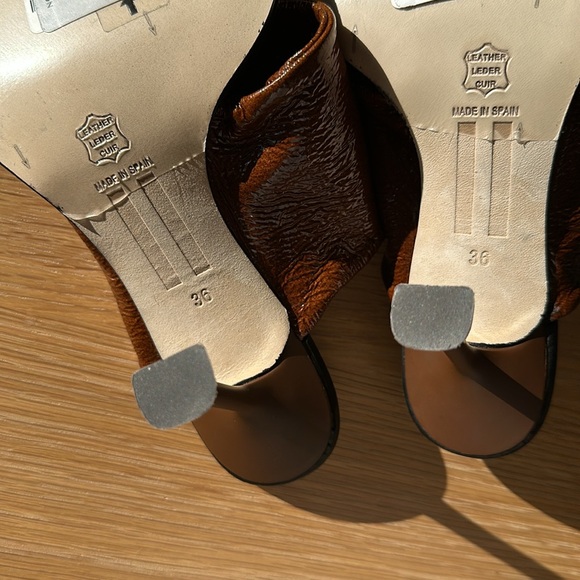 Miista shell heels. Mencia Brown Sandals - Picture 5 of 6